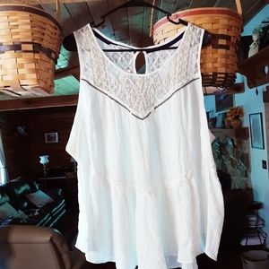 White breezy top